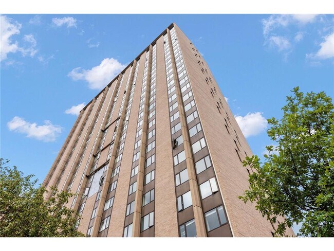 Building Photo - 15 S 1st St