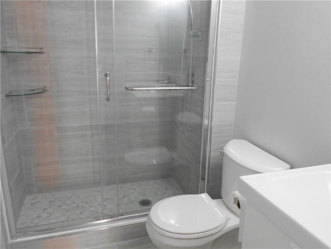 Building Photo - 1301 NE Miami Gardens Dr