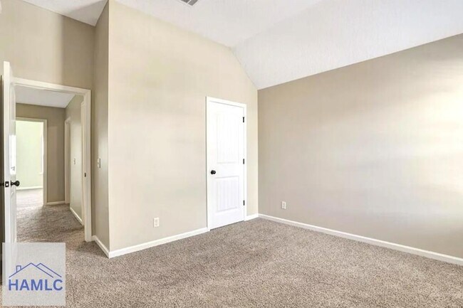 Building Photo - 763 English Oak Dr