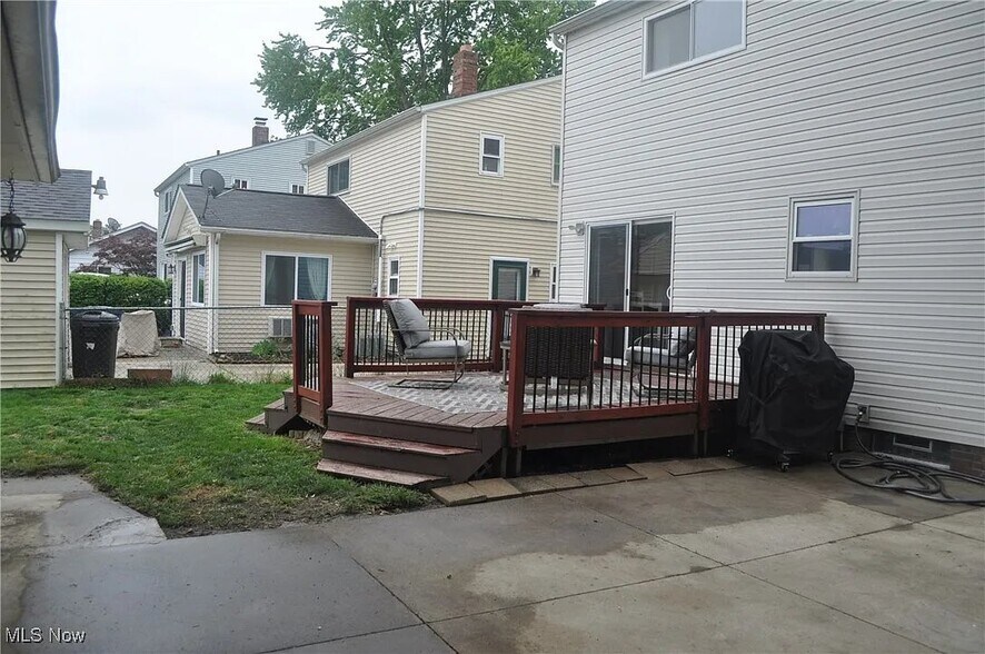 Building Photo - 265 Parkway Dr