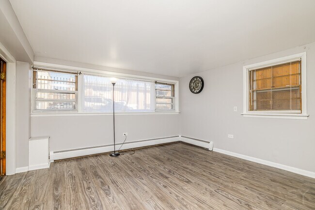 Building Photo - 6511 W Higgins Ave