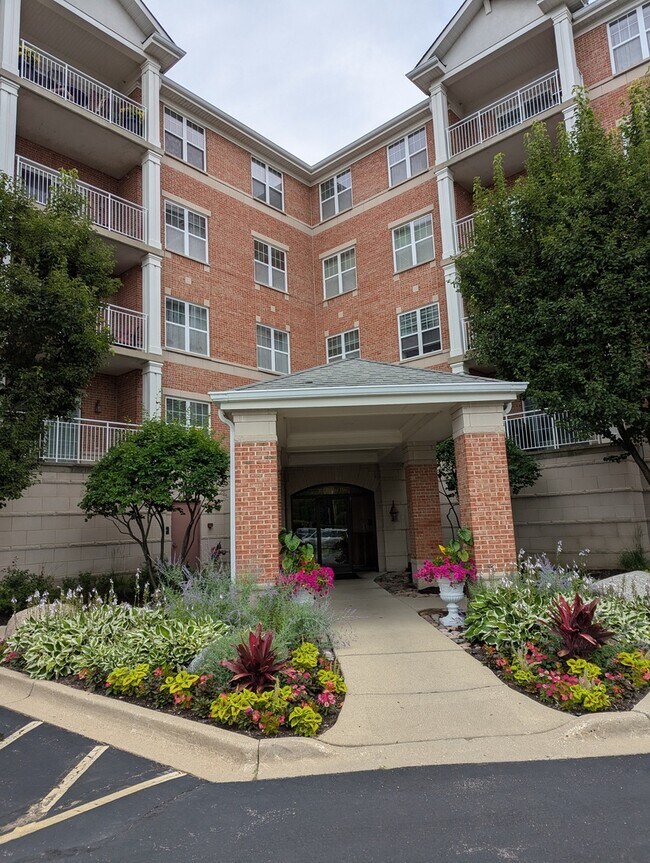 Primary Photo - 101 Pointe Dr