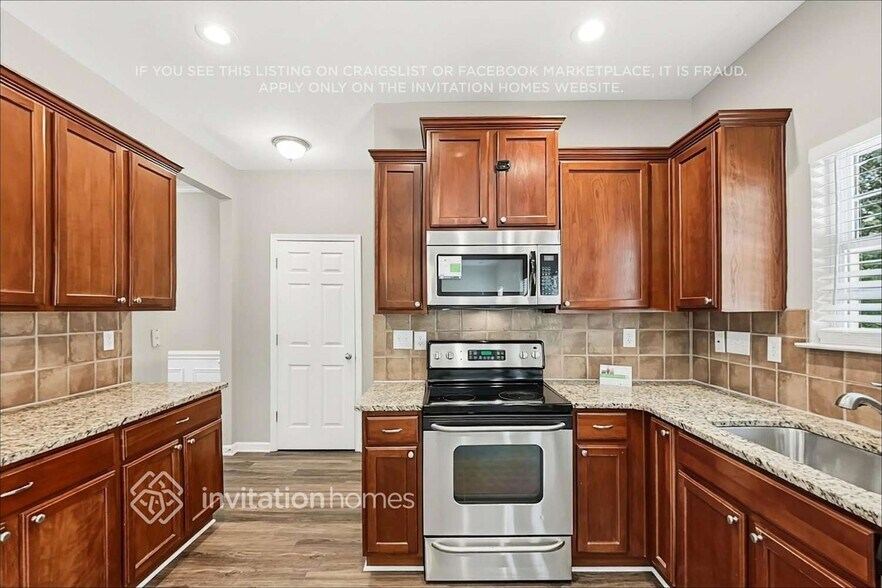 Building Photo - 9018 Gailes Dr