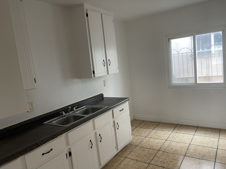 Building Photo - 10226 Woodworth Ave