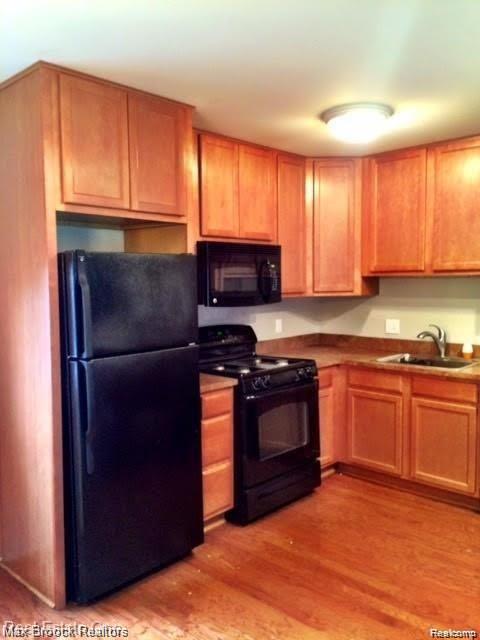 Building Photo - 2405 Torquay Ave