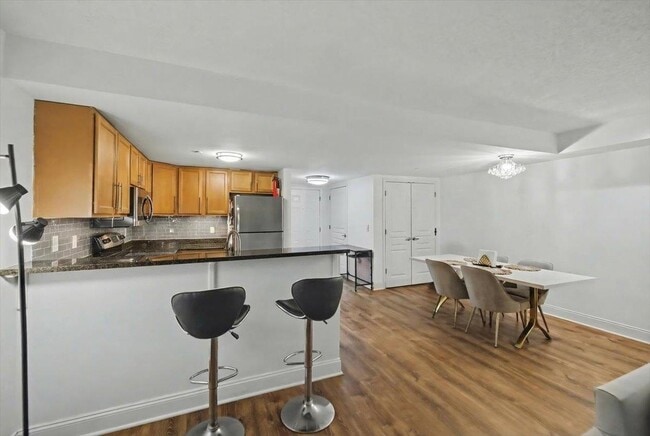 Building Photo - 4301 Park Ave