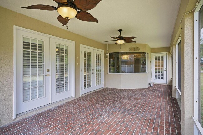 Building Photo - "Charming 3-Bedroom Home with 2 Full Baths and 2032 Sq Ft of Comfort in Palm Coast!"