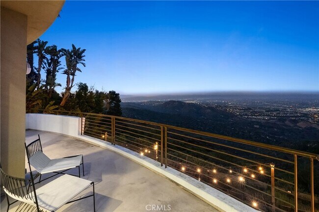 Building Photo - 3230 Tyrol Dr