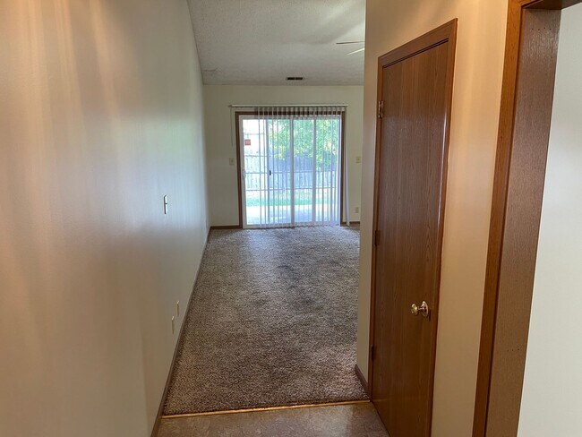 Building Photo - 3002 Butterfield Ct