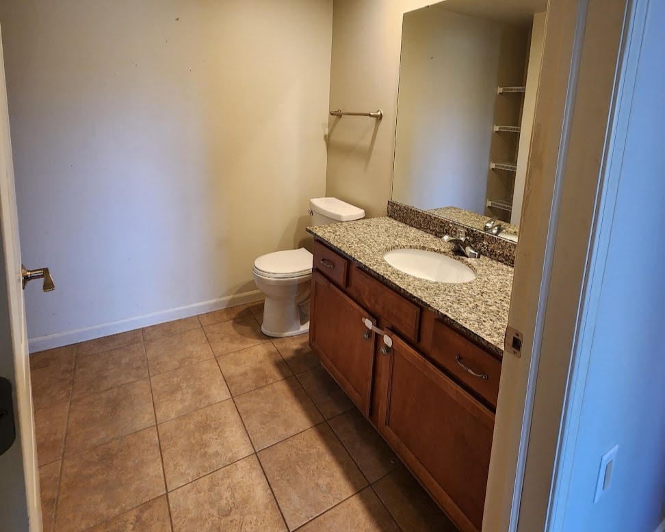 27 Bathroom 2 - 400 N Richmond St