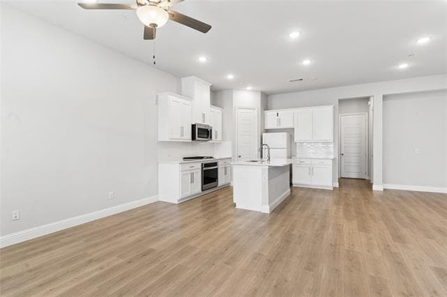Building Photo - 4701 Piedras Lanzar Dr