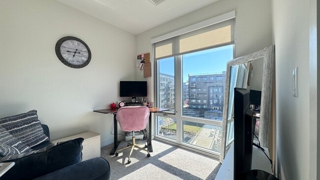 Building Photo - 65 Lewis St