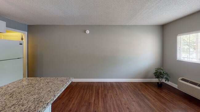 Building Photo - Live in the Heart of Fort Sanders | 1BR Condo Near UTK with Pool, Parking & City Views