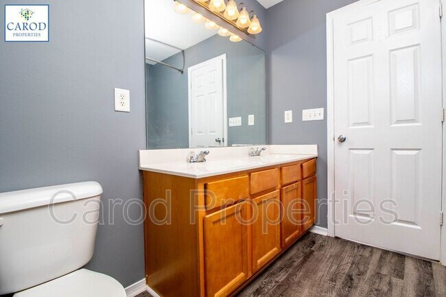 Building Photo - 8630 Redding Glen Ave