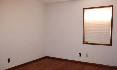 Building Photo - 3001 Westhaven Dr