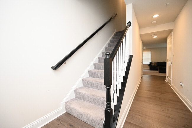 Building Photo - 522 Calvert Way