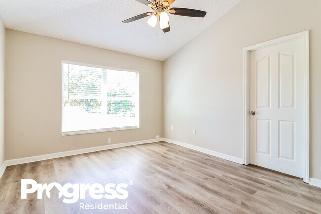 Building Photo - 5601 Brookdale Way