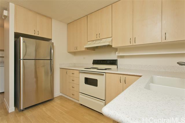 Building Photo - 3350 Sierra Dr