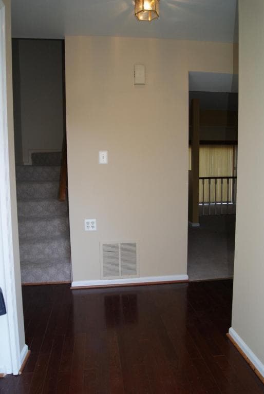 Building Photo - 9156 Stevens Ct