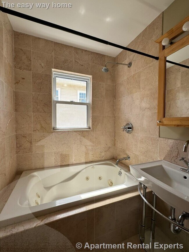 Building Photo - 14 Melville Rd