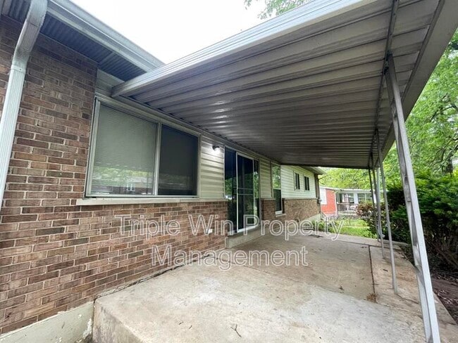 Building Photo - 2022 Northaire Ln