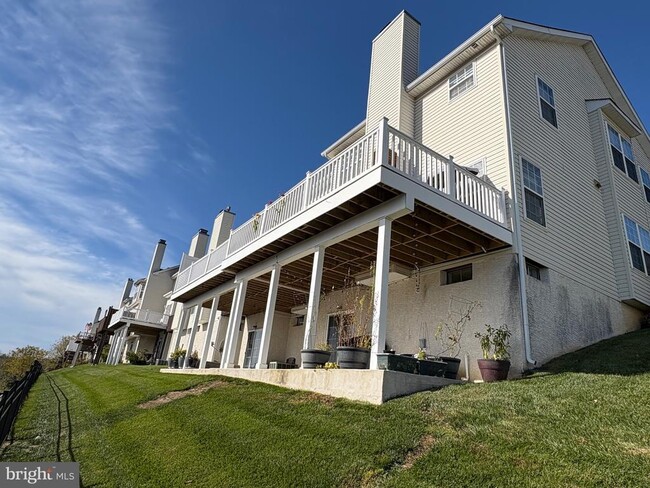 Building Photo - 17 Lincoln Dr