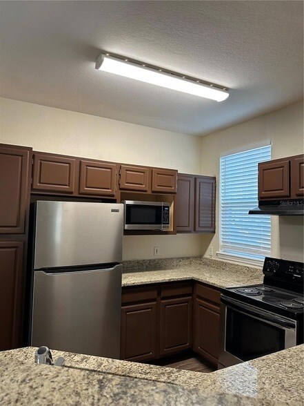 Building Photo - 3324 Parkchester Square Blvd