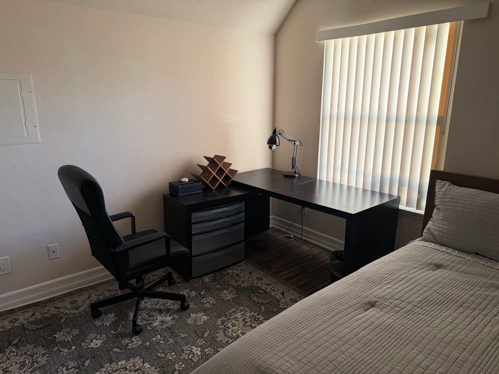 Building Photo - 8889 Caminito Plaza Centro