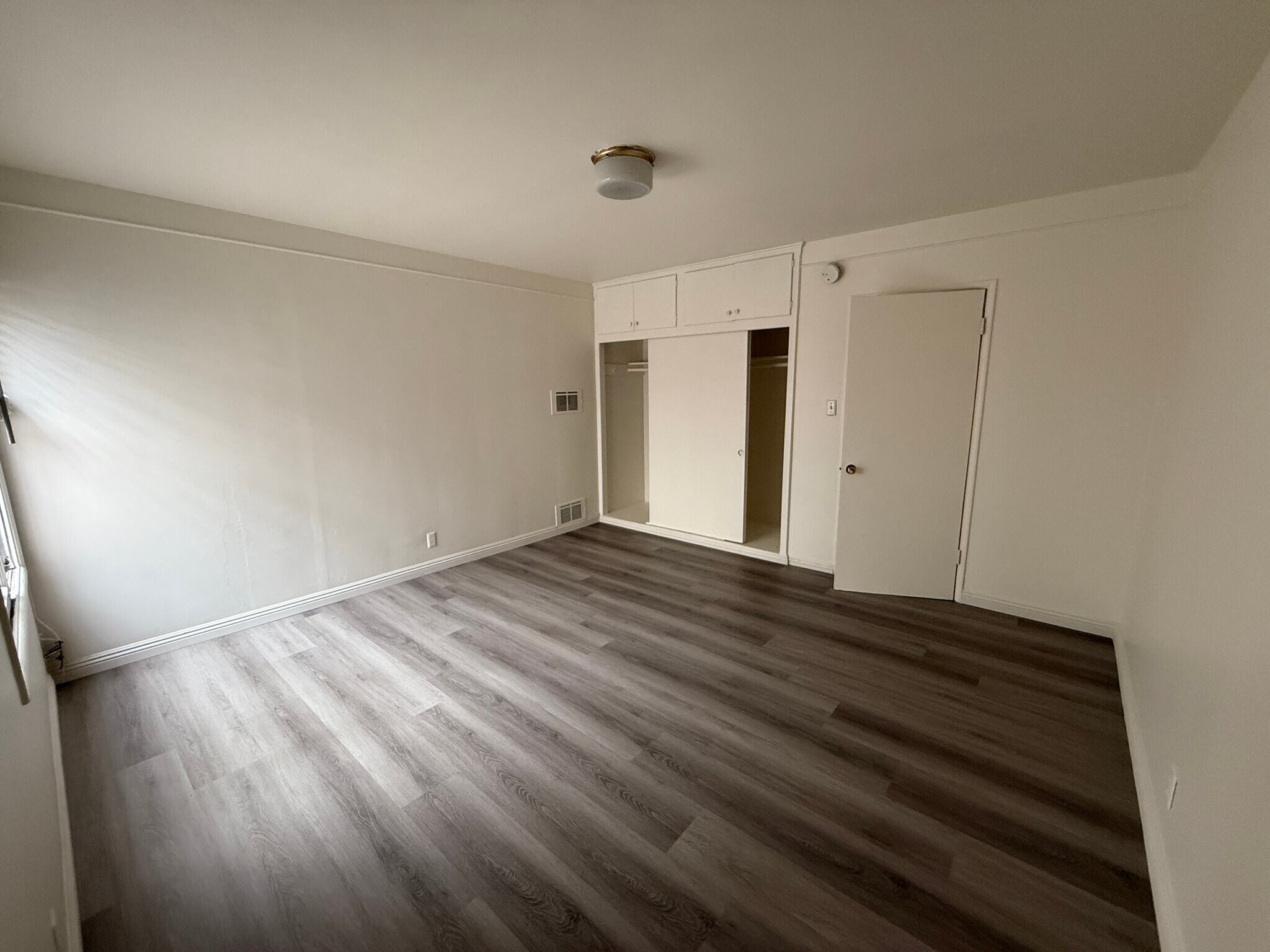 Building Photo - 3646 Vinton Ave