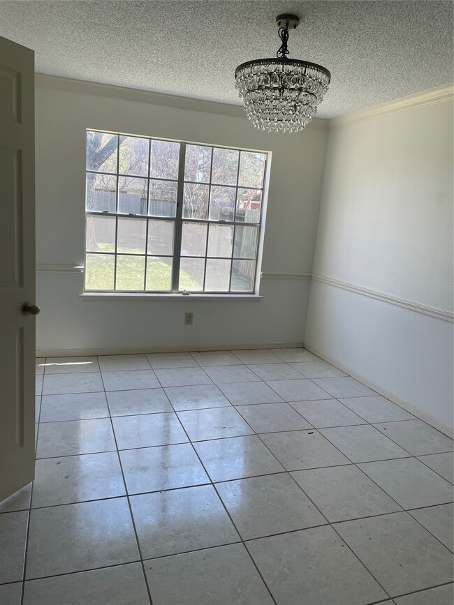 Building Photo - 7818 Clover Knoll Ct