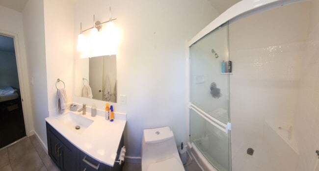 Building Photo - 6 bed 3 bath Spacious home near Cal Poly