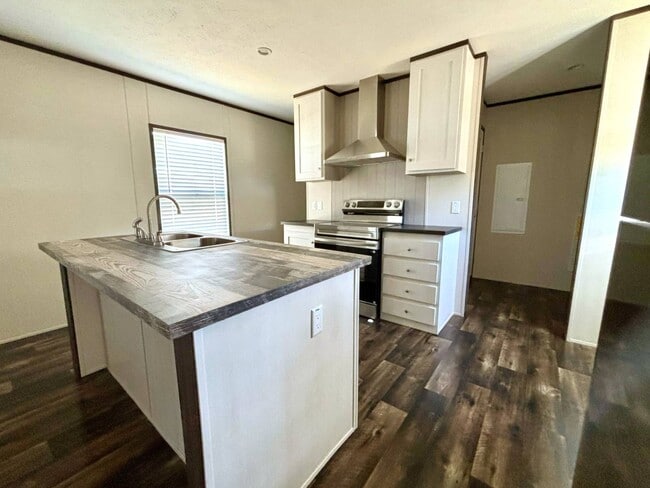 Building Photo - 2101 Ladnier Rd