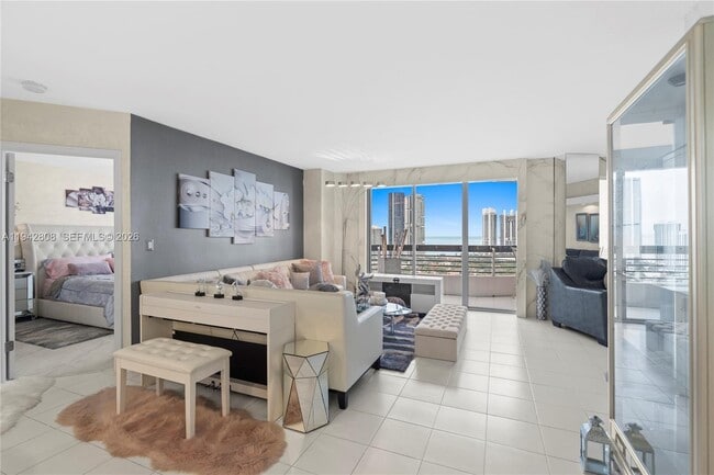 Building Photo - 19101 NE 36th Pl