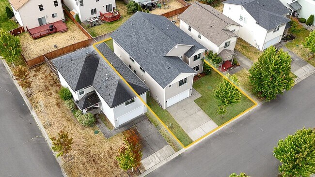 Building Photo - Spacious 5-Bedroom Home in Prime Yelm Loca...