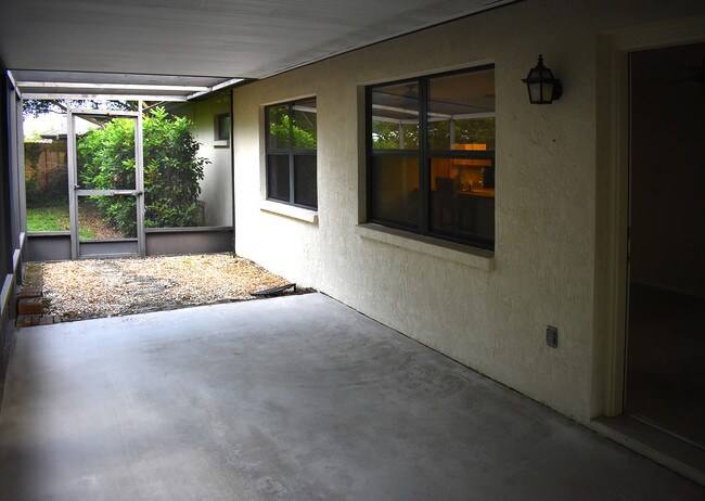 Porch - 107 Hourglass Dr