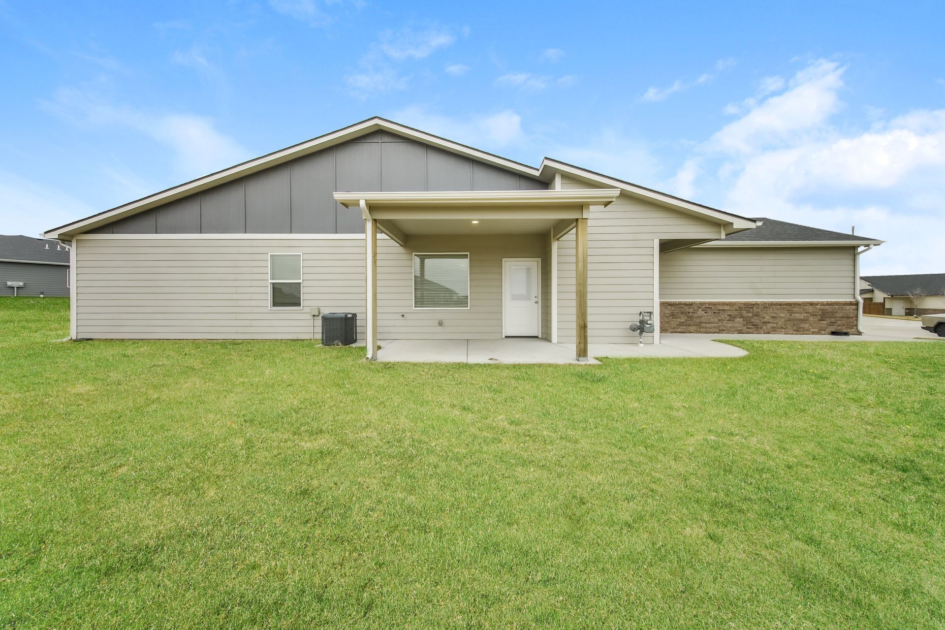 Building Photo - 5782 E Bristol Cir