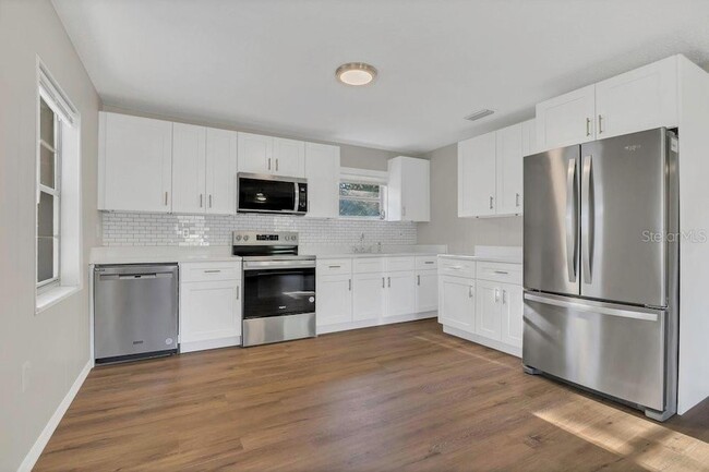 Building Photo - 14025 SE 54 Ct