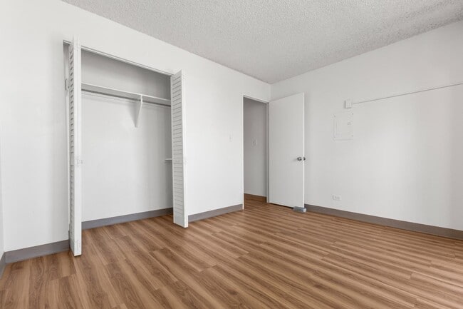Building Photo - 2122 Lime St