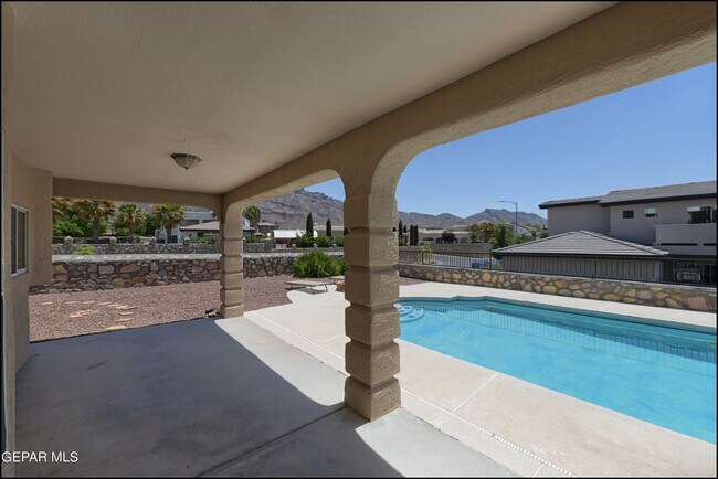 Building Photo - 6300 Franklin Vista Dr