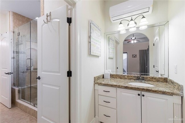 Building Photo - 25 Ebony Ave