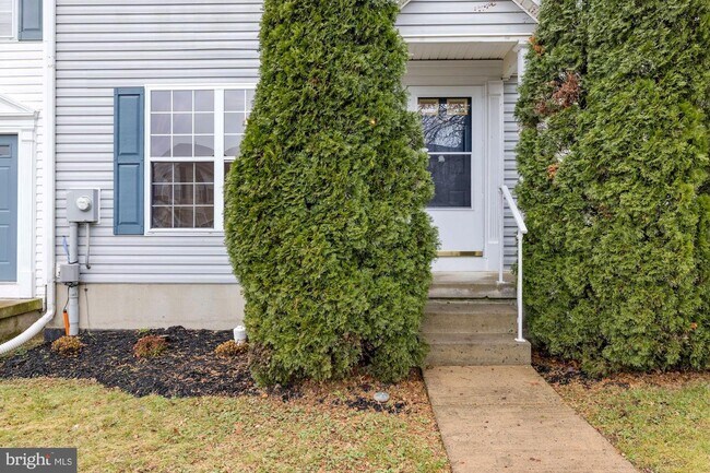 Building Photo - 321 Copperfield Ln