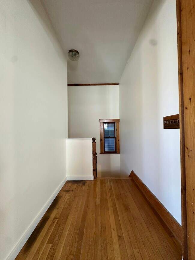 Building Photo - 3 Sachem St