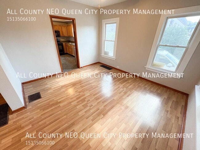 Building Photo - 22 E Siebenthaler Ave