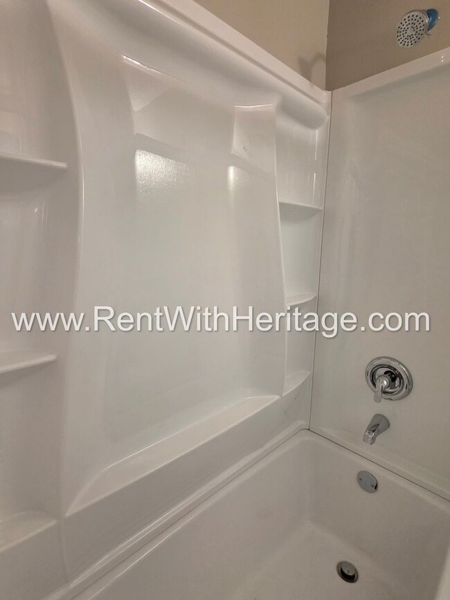 Building Photo - Awesome 3 bd/ 1.5 Bath Brick Ranch / No Steps / Totally Renovated / Great Location