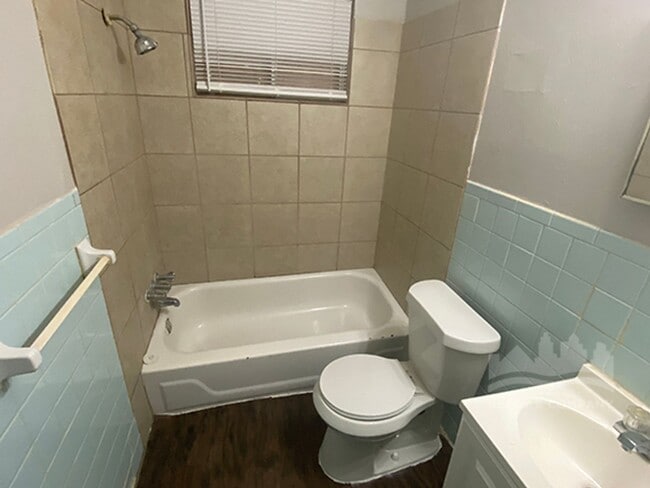 Building Photo - 996 S Highland St