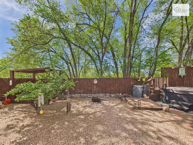 Building Photo - Beautifully Furnished and Equipped Propert...