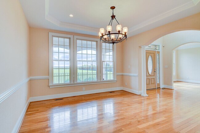 Building Photo - BEAUTIFUL HOME FOR RENT SOUTH CHESAPEAKE!