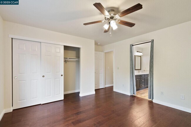 Building Photo - 732 Antiquity Dr