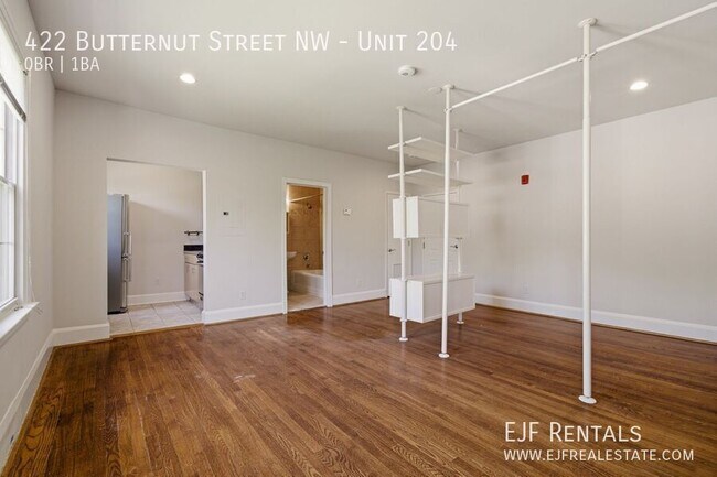 Building Photo - 422 Butternut St NW