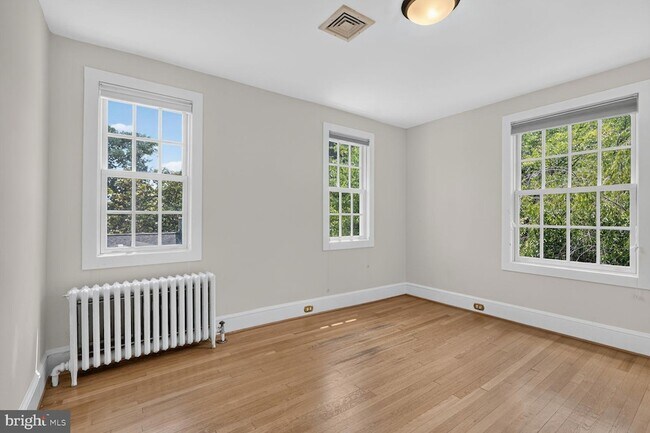 Building Photo - 3113 45th St NW